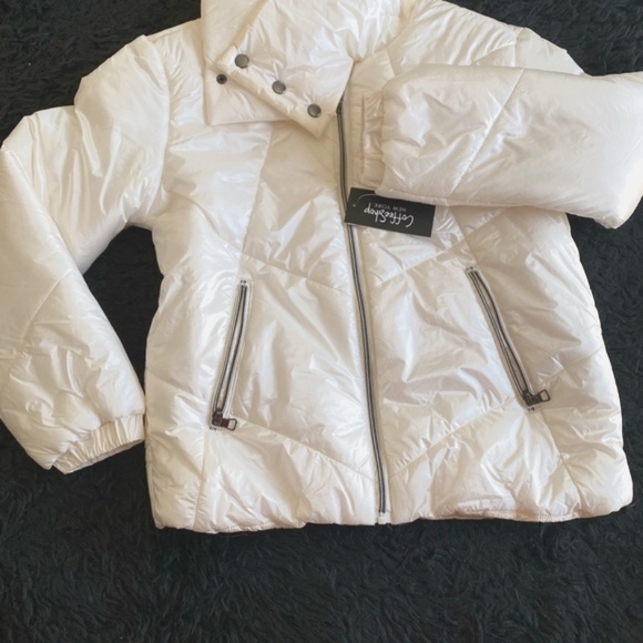 New jacket no tags on it. - Picture 1 of 4